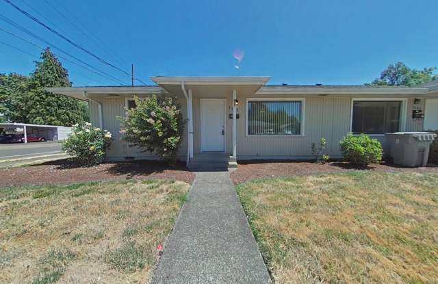 2 Bedroom Duplex ~ Close to Campus photos photos