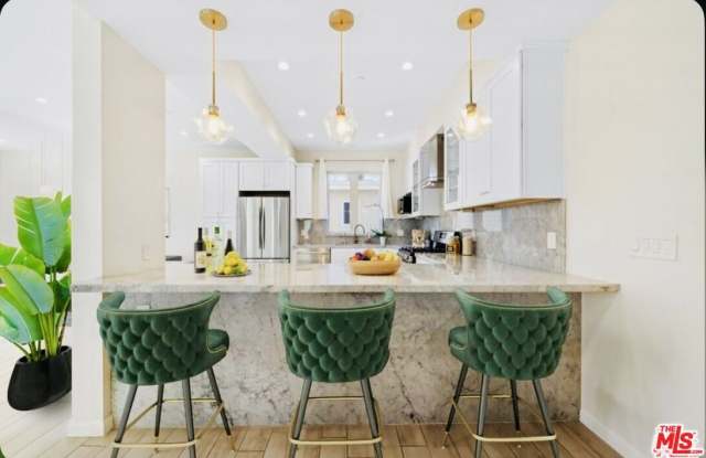 1654 Greenfield Ave unit: 301 photos photos