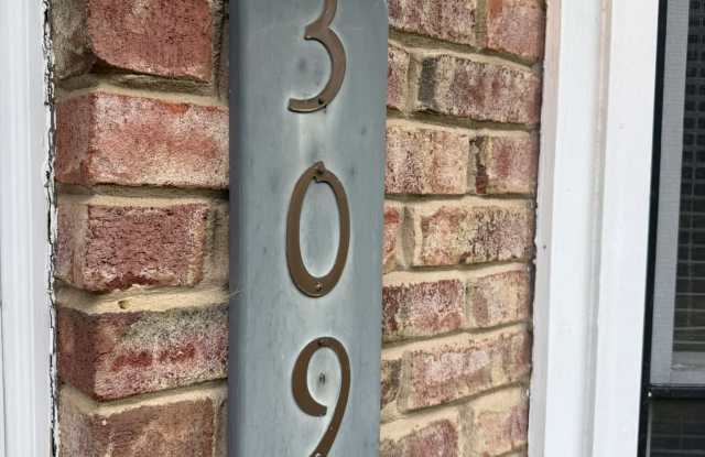 309 Clark Street Southwest - 1 Gallery 2
