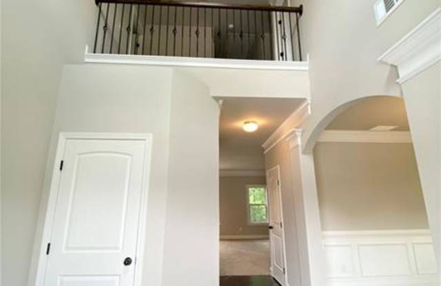990 Overlook Path Way Gallery 2