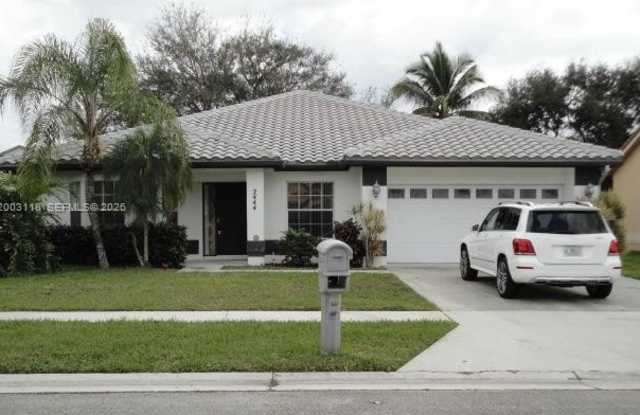 2444 Stonegate Dr photos photos
