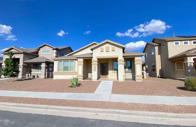 East El Paso 4 bed Refrig A/C and Solar Panels! photos photos