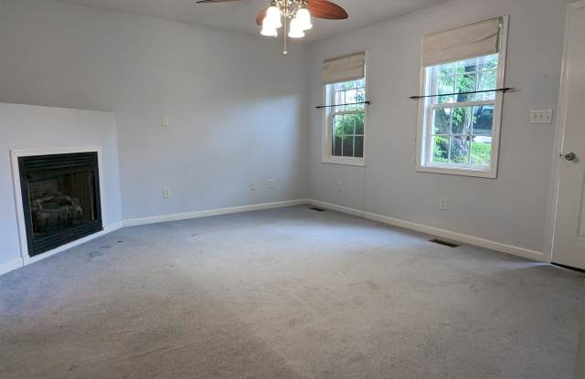 726 Crestwood Circle - 726 Crestwood Circle, Lynchburg, VA 24502