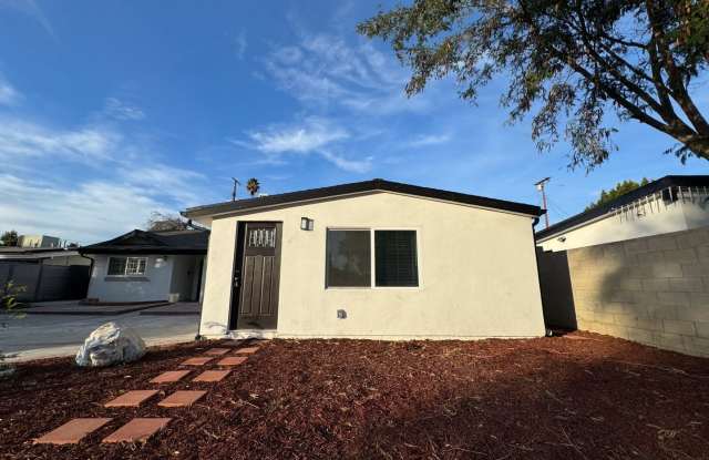 Brand New and Stunning 1+1 Reseda ADU photos photos