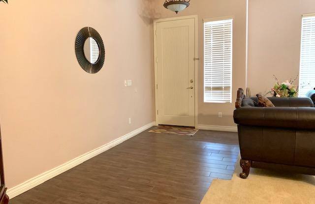 1025 W LAREDO Avenue Gallery 4