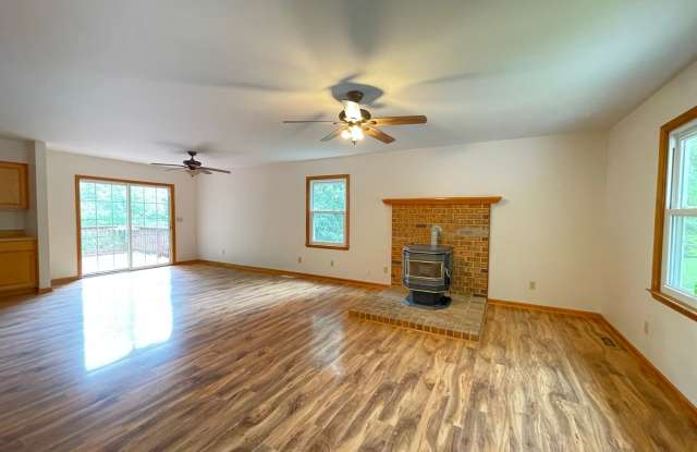 3 Bedroom Home on a Serene Setting Gallery 3