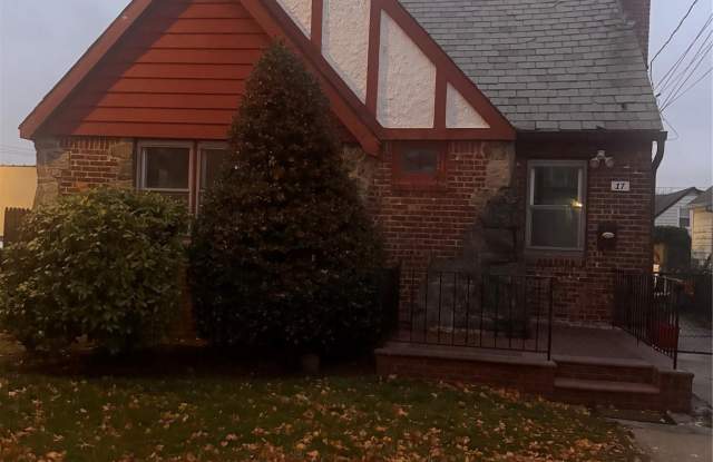 17 Madison Street - 17 Madison Street, Franklin Square, NY 11010