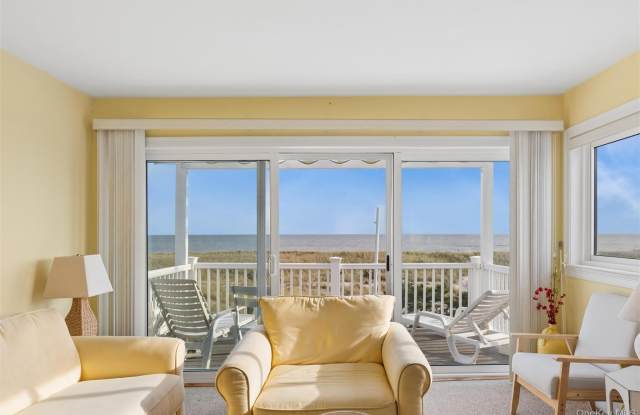 LA Coquille Of Westhampton Bch Gallery 1