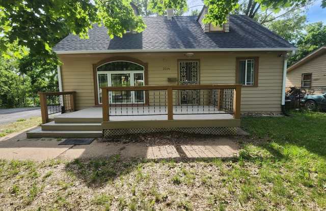 Spacious 4 bedroom photos photos