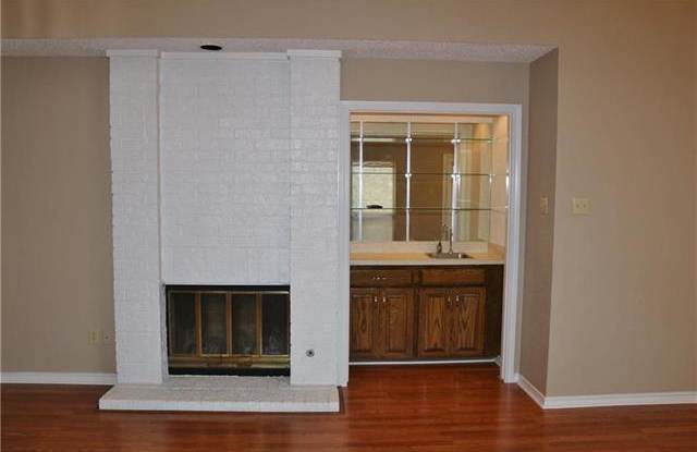 3821 Clover Hill Lane Gallery 4