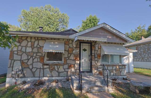 UPDATED 2 Bed 1 Bath  Home with Finished Lower Level & Spacious Backyard in Normandy School District Gallery 4
