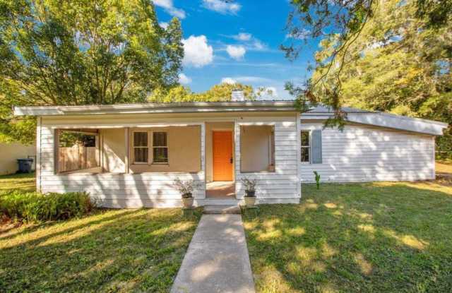413 East Kentucky Avenue - 413 East Kentucky Avenue, North DeLand, FL 32724