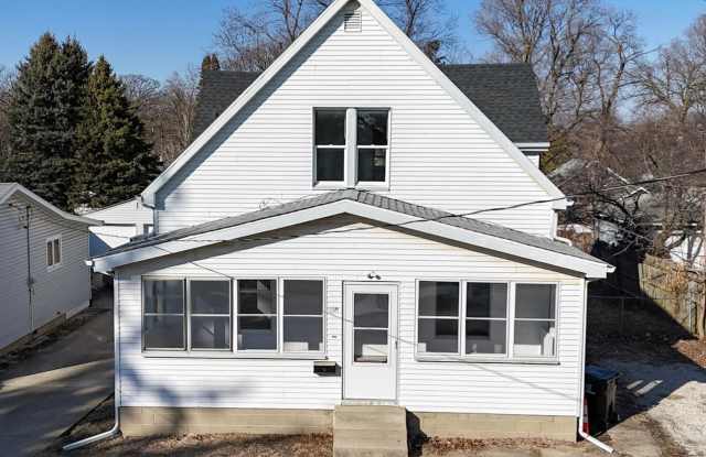 Spacious 4-Bedroom Home with Fenced Backyard - 340 East Baker Street, Bloomington, IL 61701