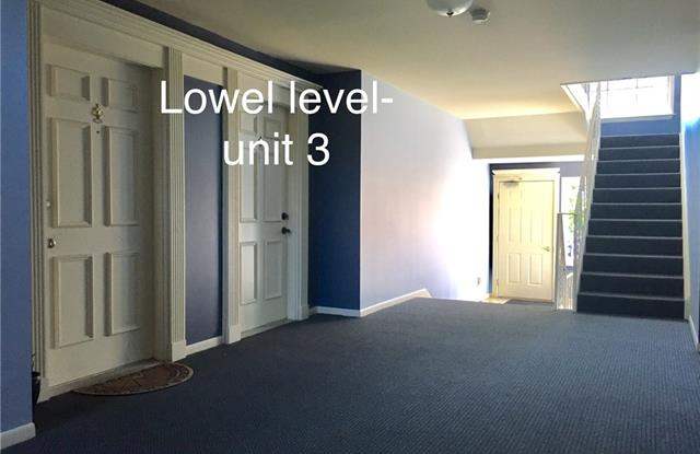484 FOX HILLS Drive N Gallery 3