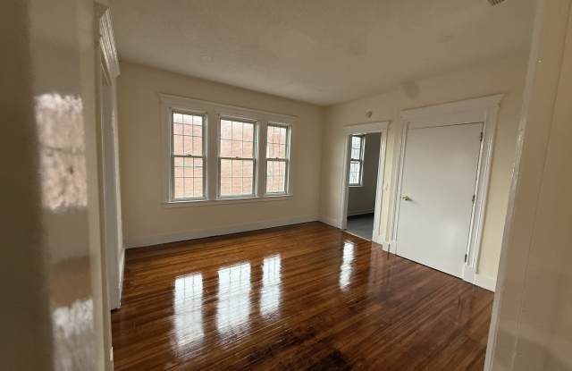 204 Homestead Avenue Gallery 4