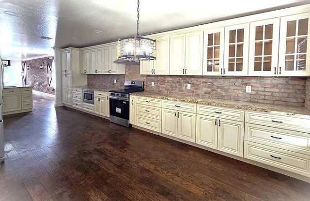 25664 West Morning Dove Court Gallery 1