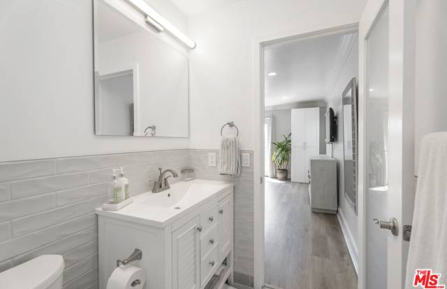 937 South Tremaine Avenue photos photos