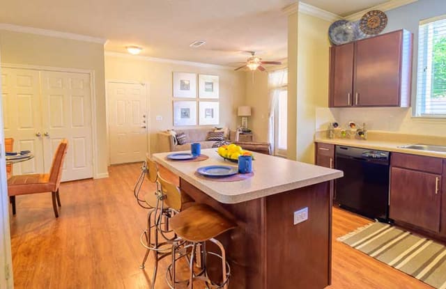 Parkway Grande Apartment Homes photos photos