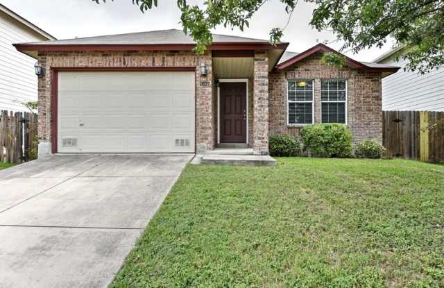NEAR LACKLAND  SEA WORLD | 3 BEDROOMS | 2 BATHS - 11027 Stagwood Pass, Bexar County, TX 78254