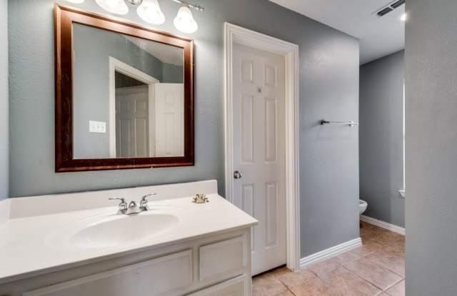 15962 Twin Cove Drive Gallery 2