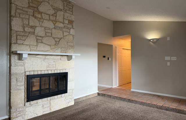 Beautifully Renovated 4 Bedroom Gallery 4