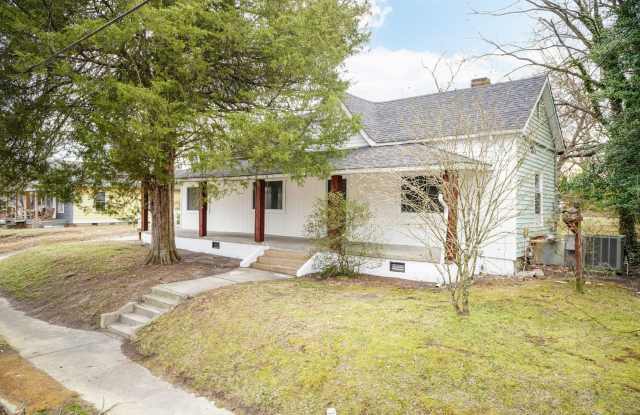 Spacious Three Bedroom Remodeled Home! photos photos