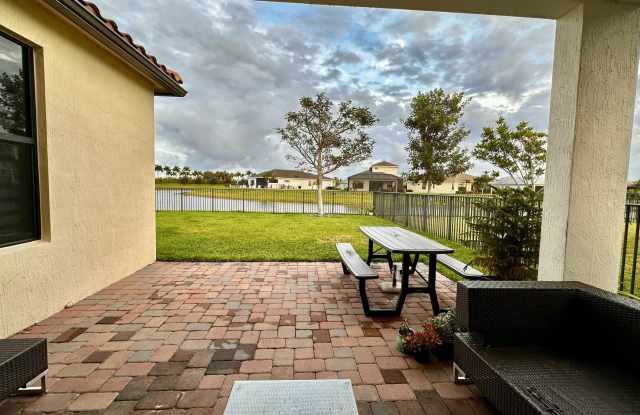 5570 Quiet Lake Place Gallery 2
