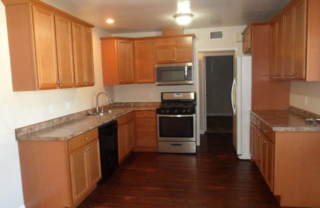 Single Story 4BR 2BA Home 2 Car Garage Gallery 3