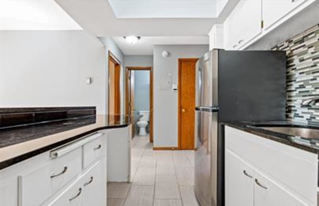 3428 Harriet Apartments Gallery 4