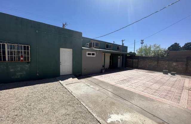 4640 La Luz photos photos
