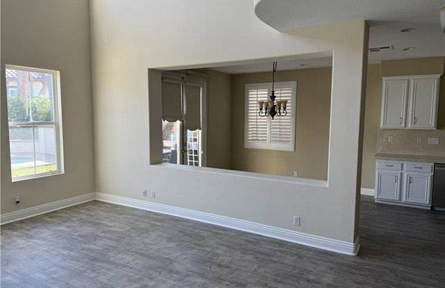 7582 Villanueva Drive Gallery 4