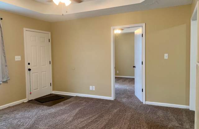 Conveniently Located! Cute home with 3 bedrooms and 2 baths. Gallery 4