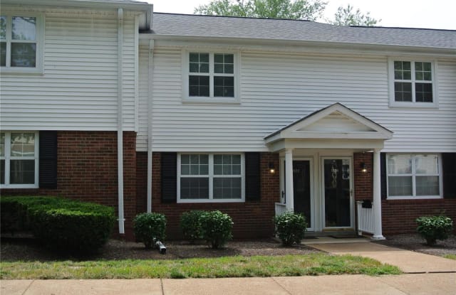 9122 North Swan - 9122 North Swan Circle, Brentwood, MO 63144