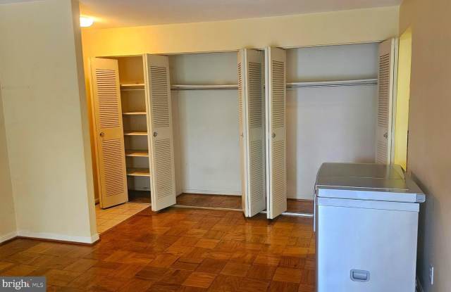 4408 ISLAND PLACE Gallery 4