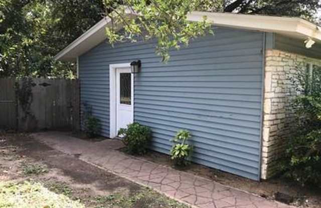 Studio Living in Austin photos photos