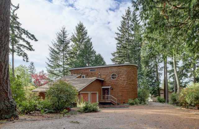 3bd/2.5ba Edmonds Home - 7029 157th Street Southwest, Edmonds, WA 98026