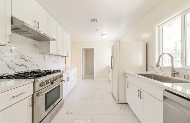 14608 Poulter photos photos