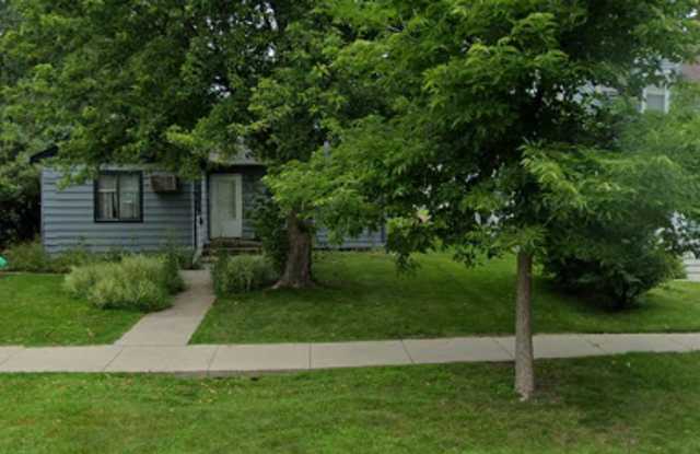 Spacious 3 Bed, 2 Bath Home Near NDSU – $1,450/Month photos photos