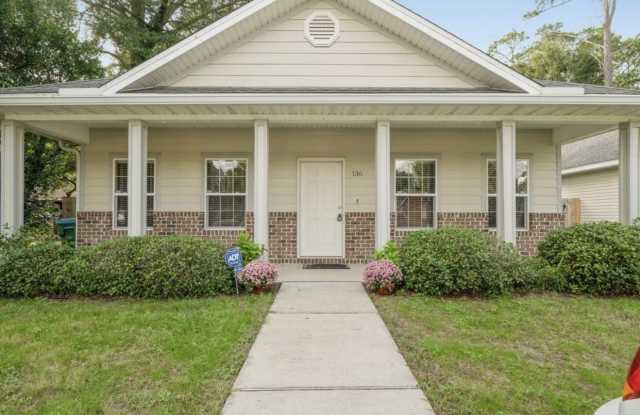 136 Dixie Street - 136 Dixie Street, Crestview, FL 32536