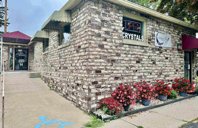 909 W Maumee, Ste E Street Gallery 4