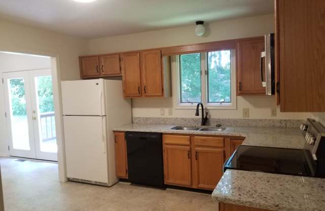 3 Bedroom Single Family House Gallery 4