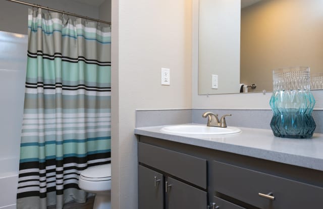 Hidden Oaks Apartments Gallery 3