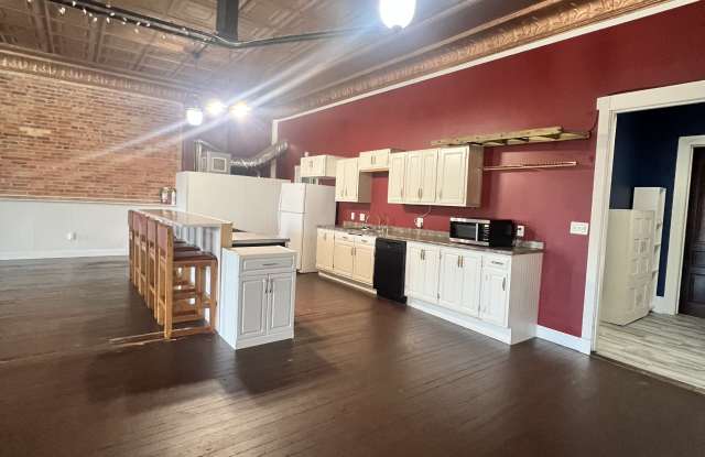 146 West Jackson Street - 1 Gallery 4