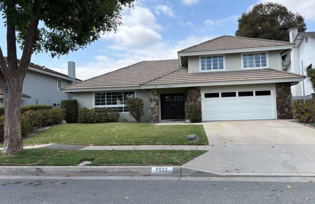 Spacious House - 2 stories - 4 Bedrooms + 2.5 Baths & large 2 car garage photos photos