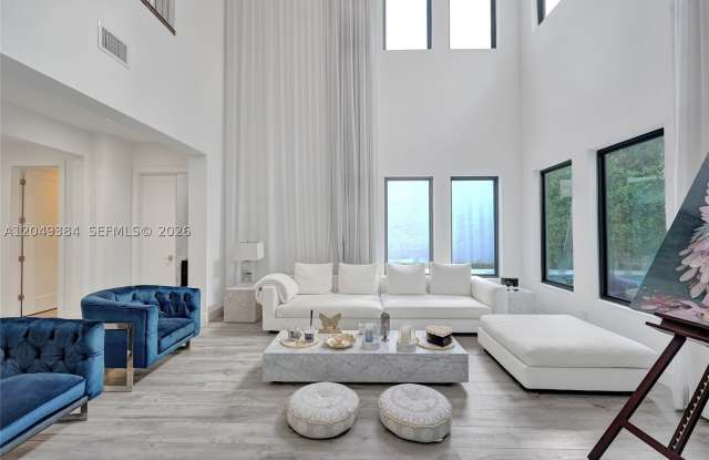 5742 Brookfield Cir E Gallery 3