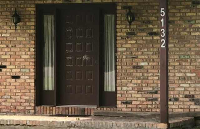 5132 E River Road Gallery 3
