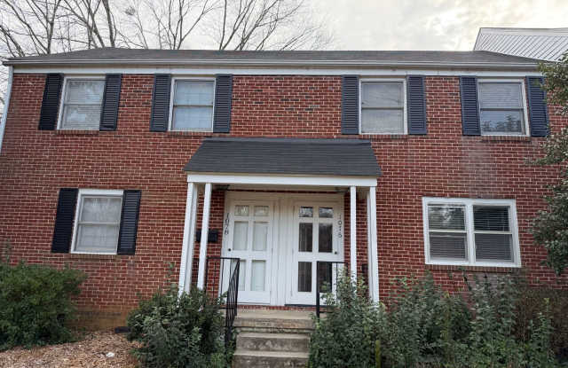 Comfort  Style: 2-Bedroom Raleigh Townhouse - 1076 Nichols Drive, Raleigh, NC 27605