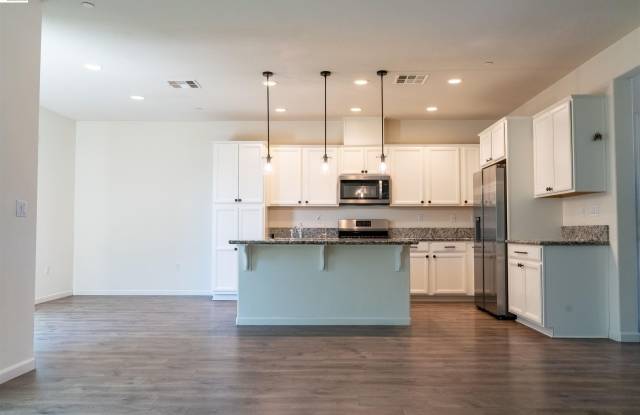 21236 Grapevine Dr Gallery 3