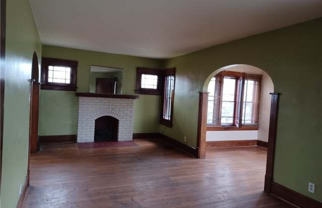 14 E Evergreen Avenue Gallery 2