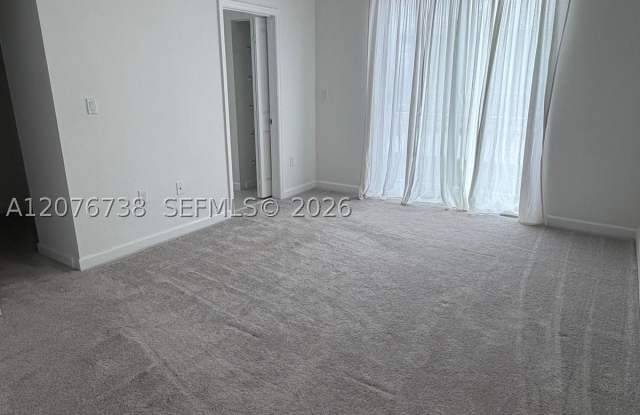 692 SE 13th Ct Gallery 4